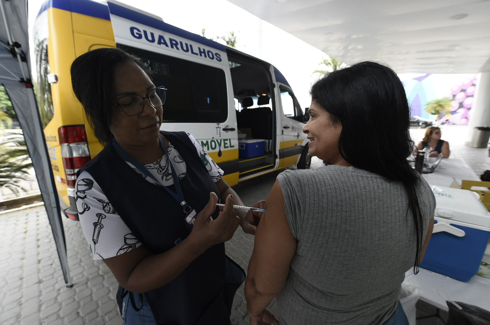Vacimóvel leva vacinação contra influenza e outras doenças à Escola Jean Piaget neste sábado