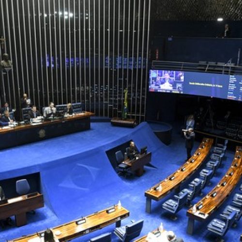 Fala de Alcolumbre sobre enviar PEC 6×1 para comissão especial não tem precedentes e acende alerta em senadores governistas