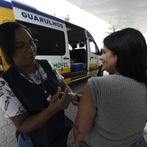 Vacimóvel leva vacinação contra influenza e outras doenças à Escola Jean Piaget neste sábado