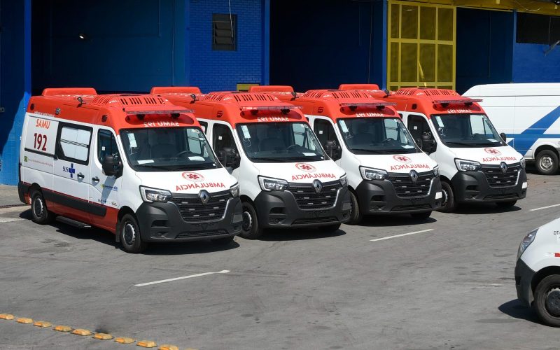 Prefeitura de Guarulhos entrega 4 novas ambulâncias para o SAMU